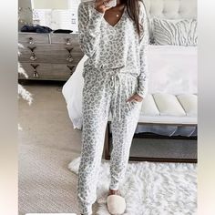 See Last Pic For Fabric Detail Jogger Outfit, Cheetah Style, Joggers Outfit, Drawstring Jogger, High Waist Dress, Long Sleeve Tops Casual, Plus Size Kleidung, Loungewear Set, Womens Loungewear