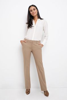 Have you ever thought “I should have worn something else… I’m so uncomfortable right now” during a job meeting? These days are over. These business casual pants are made of a very stretchable fabric and feature functional pockets so you can wear them 24/7 and always feel good. Once you try them on, you will never want to go back to boring and stiff work pants. Zipper closure with hidden hook and bar closure Dryer-friendly Liberty fabric Real front pockets that need to be gently pulled apart befo Kacki Pants Outfit, Nude Shoes Outfit, Cute Casual Office Outfits, Camel Dress Pants, Hospital Dress, Classroom Outfits, Rain Costume, Airlines Uniform, Work Outfits Business Casual