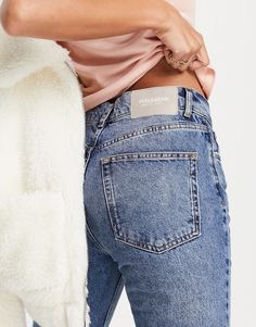 Jeans by Pull&Bear It's all in the jeans High rise Belt loops Five pockets Ripped knees Branded patch to reverse Split hem Straight fit 90s Jeans, Hem Jeans, Pull & Bear, Split Hem, Ripped Jeans, High Jeans, Straight Jeans, Blue Fashion, Sliders