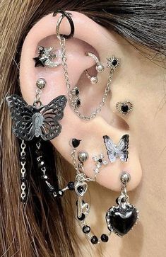 Bijoux Piercing Septum, Grunge Jewelry, Oc Inspiration, Edgy Jewelry, Cute Ear Piercings