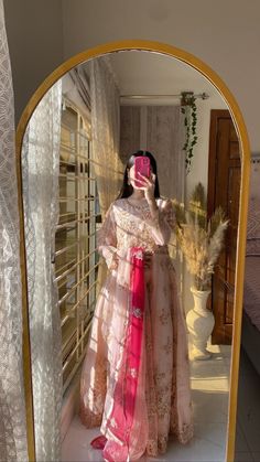 White Desi Clothes, Insta Dpz, Moon Furniture, Mirror Pose, Dresses Pakistani, Modest Casual, Aesthetic Moon, Simple Dressing, Trendy Outfits Indian