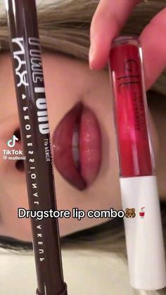 Cola Lips, Lips Makeup Tutorial, Makeup Dewy, Glossy Lips Makeup, Learn Makeup, Simple Makeup Tips, Lip Makeup Tutorial, Makeup Artist Tips, Dewy Makeup