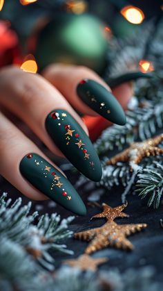 Christmas Nails So Stunning, They’ll Leave You Breathless! Get ready to be inspired by these jaw-dropping Christmas Nails! From elegant Christmas Gel Nails to playful Cute Christmas Nails, there’s something for everyone. Looking for quick and chic? Try Christmas Nails Easy or get creative with Christmas Nails Acrylic for a more dramatic look. ✨ Need some Nagel Inspo? This collection includes everything from Xmas Nails and Winter Nails Acrylic to Nail Art Noel and gorgeous Christmas Tree Nails... Solstice Nails Winter, Trendy Xmas Nails, Gel Nail Art Winter, Nail Art December, Tree Nails Art, Yule Nails Pagan, Winter Elegant Nails, Winter Nails Coffin Shape, Fall Leave Nails