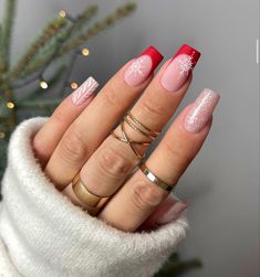 Christmas Red And White Nails, Nokti Za Bozic, Christmas Nails White And Red, Sweater Design Nails, Cristmass Nails 2024, Girls Nail Designs, Snowflake Nail Art