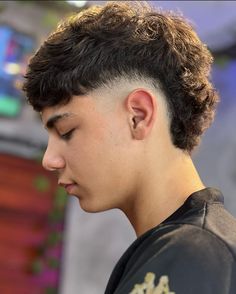 French Crop Top Haircut Men, Hair Types Men, Mullet Fade, Curly Hair Fade, Taper Fade Haircut, Mens Hairstyles Thick Hair