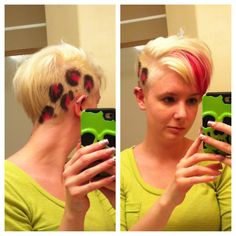 Pink leopard print. Used pravana magenta! Love that pravana! Cut a #2 on the sides and then prelightened to a level 9~10 before depositing the color. Strawberry Leopard Hair Color, Leopard Undercut, Cheetah Print Buzzcut, Leopard Print Hair Shaved, Purple Faux Hawk, Hair Starting