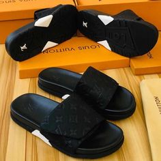 Louis Vuitton Sneakers Women, Mochila Louis Vuitton, Men Leather Sandals Fashion, Lv Slippers, Mens Slip On Sneakers, Diy Fashion Trends, Fluffy Shoes