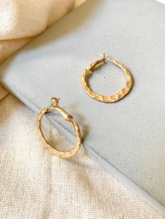 Handmade in S.Korea Detailed & Delicate/Modern Design This Product is : - 30mm Diameter - 18k Gold Plated Brass - Sold as a pair We carefully select each Aeolus products to be quality guaranteed and fashionable. Please feel free to contact us if you have any questions. Modern Gold Hammered Hoop Earrings, Gold Hoop Earrings For Jewelry Making, Hammered Gold-plated Small Hoop Earrings, Small Hammered Gold-plated Hoop Earrings, Small Gold Plated Hammered Hoop Earrings, Gold Hammered Round Huggie Earrings, Hammered Gold Round Huggie Earrings, Yellow Gold Hammered Metal Hoop Earrings, Anniversary Hammered Hoop Earrings