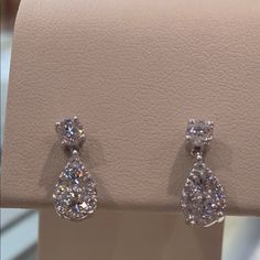 Brand New Beautiful 14k White Gold Vs2 I 1.50 Ctw Round Diamond Drop Earrings . Price Negotiable. Timeless Pear-shaped Diamond White Earrings, Gia Certified Luxury Diamond Earrings For Formal Occasions, Platinum Pear-shaped Diamond Earrings For Formal Occasions, Formal Pear-shaped Platinum Earrings, Diamond White Brilliant Cut Pear-shaped Bridal Earrings, Timeless Pear-shaped Diamond Earrings For Formal Occasions, Classic Diamond Cut Bridal Earrings For Evening, Dazzling Platinum Diamond Earrings For Formal Events, Formal White Gold Pear-shaped Earrings