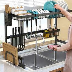 You can maximize your kitchen countertop space with our fully customizable over-sink dish rack, move accessories around easily to your preferred setting. Water drains into the sink which keeps your kitchen and supplies always dry and clean, saving tons of space and time. You just put the baskets onto the rack one by one, then assembly work is done. Orderly storage of dishes to easy and quick access to utensils and supplies. There are four strong suction cups, that make the whole dish rack more s Organiser Cucina, Sink Dish Rack, Over Sink, Diy Kitchen Storage, Over The Sink, Dish Rack, Dish Rack Drying, Dish Racks, Kitchen Drawers