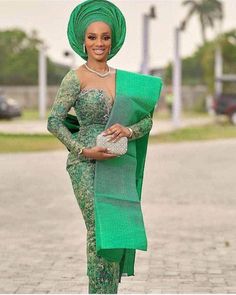 This dress includes: the auto gele and the shoulder wrap Thanksgiving Attire, Wedding Dreses, African Bridesmaids, Yoruba Bride, Couples Style, African Bridesmaid Dresses, African Weddings, Medical Animation, African Traditional Wedding Dress