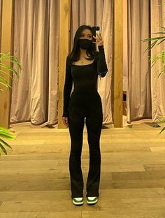 Flared Leggings Aesthetic, Flared Pants Aesthetic, Jumpsuit Aesthetic, Flare Leggings Outfit, Cotton Bralette, Uni Outfits, Flared Leggings, Leggings Outfit, Jumpsuit Outfit