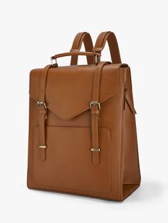 Le sac à dos Vintage Belladonna est un style classique présentant des lignes sophistiquées et des proportions structurées. La silhouette est fabriquée à partir de cuir végétalien marron avec un intérieur en polyester doux et est améliorée par une quincaillerie en métal fini antique et un logo écosusi exclusif sur le volet. La poignée supérieure et les bretelles réglables permettent à ce sac de transporter ce sac pour les femmes à la main ou à l'arrière.
Caractéristiques

12 "L / 15" H / 6 "W, ad Frequent Traveler, Vintage Backpacks, Un Logo, Pink Brown, Metal Hardware, Gold Finish, Antique Gold, Camera Bag, Vegan Leather