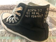 loren hale Converse Orange, Loren Hale, Converse Chucks, Estilo Hippy, Maggie Lindemann, Custom Converse, Taylor Momsen