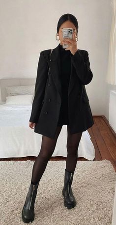 20+ Autumn Night Out Outfits 2024 You Gotta See 1 Tights And Boots, Winter Trends, Inspired Outfits, Autumn Outfit, Outfit Inspo Fall