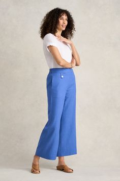 This fabulous 7/8 length pant has a wide leg silhouette which is both flattering and trendy. Crafted from comfortable linen rayon in Cobalt Cross Dye, this pant looks gorgeous when paired with a white shirt or colourful blouse. For suit-inspired styling, match it with our contemporary Linen Jacket from The Pink House collection.