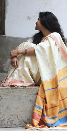 Organic Cotton Kumbha Collection by Sayan Chanda Meenu Raj, Ethnic Fashion Indian, Simple Indian Suits, Indian Ethnic Fashion, Indian Culture And Tradition, Formal Saree, Kerala Saree, Follow Me Instagram, Studio Photography Poses