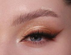 Make Up Yeux, Warm Tone Makeup, Make Up Aesthetic, Golden Makeup, Up Aesthetic, Wedding Hairstyles And Makeup, Gold Makeup Looks, Gold Eye Makeup, Subtle Makeup