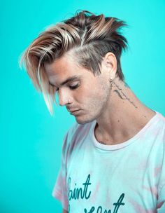 Mens Medium Length Hairstyles, Long Length Hair, Mens Hairstyles Medium, Men's Long Hairstyles, Blonde Haircuts, Men Hair Color, Punk Hair, Medium Hairstyles, Corte De Cabelo Masculino