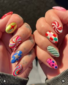 Festive Nail Ideas, Holiday Nail Inspo, Nails Holiday, Retro Nails, Intricate Art, Holiday Nail, Short Acrylic, Nails 2023, Festival Nails