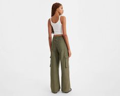 A little grungy, a little '90s and a whole lotta style. With a flattering mid rise and a loose, relaxed fit, our Baggy Cargo Pants are inspired by beloved vintage cargos with just the right amount of bagginess for everyday wear. The best part? Their oversized pockets are perfect for stashing your keys, phone;you name it. A little grungy, a little '90s A flattering mid rise Cut with a relaxed, baggy fit Features a wide leg Finished with oversized patch pockets Levi Cargo Pants, Baggy Cargo Pants Outfit, Cargo Pants Look, Young Mom Style, Vintage Cargos, Cargo Pants Style, Cargo Pants Outfits, Oversized Pockets, Army Pants