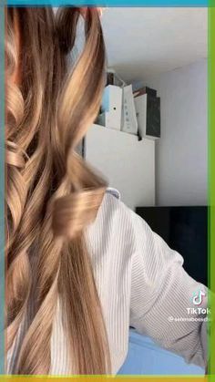 Curling Straight Hair, Curl Hair With Straightener, Hair Tips Video, Hairstyles Volleyball, Hair Stylies, Hair Up Styles, Hairdo For Long Hair, Hair Stylist Life