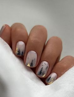 pine trees winter nail art. holiday nail art. christmas nails designs 2024 Colourful Nails, Ongles Bling Bling, Nail Ink, Short Press On Nails, Nagel Tips, Nail Tape, Nail Type, Colorful Nails, Her Nails