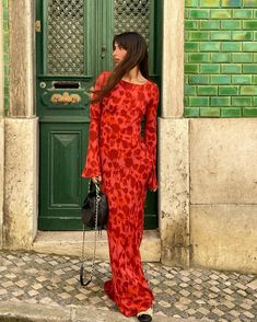 Venus Sign, Facial Aesthetics, Stil Boho, Model Streetstyle, Chiffon Fashion, Vintage Maxi Dress, Women Outfit, Guest Dress, Floral Print Maxi Dress