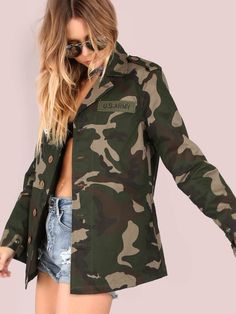 20 Cool And Edgy Outfits For Going Out - Society19 Button Down Jacket, Camouflage Jacket, Streetwear Mode, Womens Fashion Edgy, Going Out Outfits, Fall Jackets, Outerwear Coats, Down Jacket