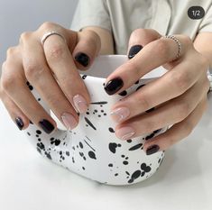 Black Nails Simple, Simple Nail Art Ideas, Autumn Nail Art, Ideas For Autumn, Simple Nail Art, Beauty Hacks Nails, Autumn Nail