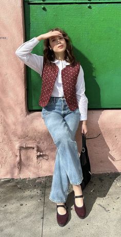 Casual Day Outfits, Quilted Vest, Mode Inspo, Classy Women, Looks Vintage, Outfits Casuales, In A World, Manners, Look Cool