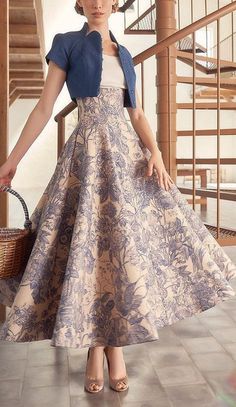 Creative Fashion Design Clothing, Modest Fashion Outfits, A Dress, Stylish Dresses, Look Fashion, Gorgeous Dresses, Modest Fashion, Pretty Dresses, Classy Outfits