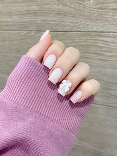 #neil #neils #bows #white #whiteneil Bows On Nails, Minimalist Nail Art, Spring Nail Designs, Ombre Acrylic Nails, Brighter Days, Girly Acrylic Nails, Basic Nails, White Nail Designs, Gel Nail Design