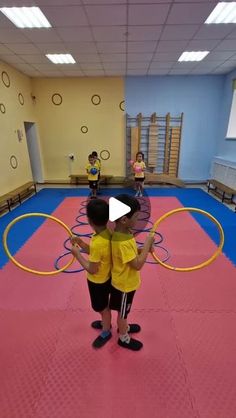 Gym Ideas For Kindergarten, Sports Game For Kids, Hoola Hoop Activity For Kids, Preschool Gym Games, Physical Games For Kids, Physical Education Activities Pe Games, Indoor Games For Kids Classroom, Games For Preschoolers Indoor