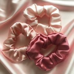 Pink Scrunchie, Diy Hair Scrunchies, Scrunchies Diy, Handmade Scrunchie, Etsy Diy, Scrunchies Hair, Silk Accessories, Silk Hair, Hair Scrunchies