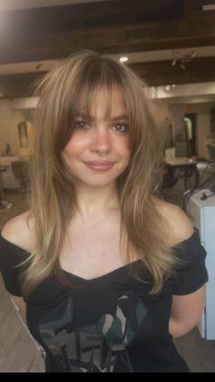 Layer Haircut Ideas, Cool Medium Length Haircuts, Layers With Bangs Round Face, Layered Styled Hair, Medium Hair With Layers Straight, Hairstyles Lots Of Layers, Layers For Straight Long Hair, Cute Layered Haircuts, Layered Hair Shag