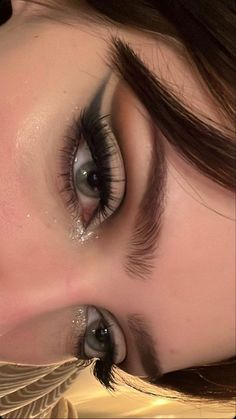 Hot Makeup Looks Blue Eyes, Cute Make Up Ideas, Makeup New Year, Eye Make Up Ideas, New Year Makeup, New Years Makeup, New Years Eve Makeup, Inspo Makeup