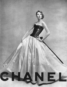 Chanel Gown, Suzy Parker, Jean Shrimpton, Vogue Vintage, Moda Chanel, Glamour Vintage, Mode Chanel, Linda Evangelista, 1950s Style