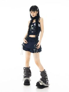 Grunge Y2k Harajuku Outfits, Japanese 90s Street Fashion, Chinese Yk2 Fashion, Early 2000s Chinese Fashion, Y2k Outfits Chinese, Chinese Y2k Fashion Men, Y2k Harajuku Aesthetic, Japanese Street Fashion 2023, Rock Y2k Outfits