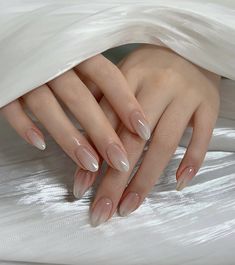 White Ombre Glazed Nails, Peal White Nails, Ombre And Chrome Nails, White Ombre Chrome Nails, Chrome Cream Nails, Clear Chrome Nails Almond, Silver Nails Wedding, Ombre Bridal Nails, White Glitter Ombre Nails