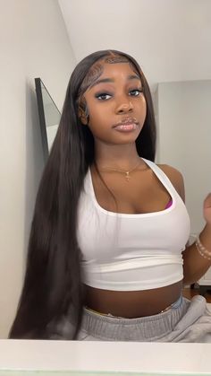 13x4 Lace Front Wig Styles, Lace Front Wigs For Black Women, Cute Wig Styles, Straight Wig Hairstyles, Big Long Hair, Lace Hairstyles, Straight Lace Wig, Wig Installs, Middle Part Wig