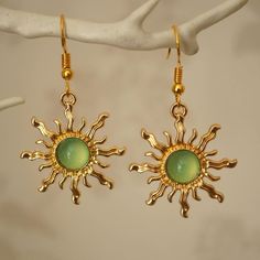 Green Crystal Earrings, Gold And Green Earrings, Sun Outfits, Cute Gold Earrings, Indie Earrings, Colourful Earrings, Sun Earrings, Quirky Earrings, Funky Earrings