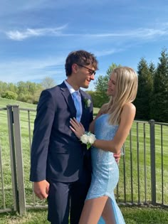 Suits To Match Light Blue Dress, Light Blue Hoco Dress With Date, Light Blue Prom Dress Couple Pictures, Light Blue Prom Dress With Date, Light Blue Homecoming Couple, Light Blue Hoco Couple, Prom Pictures Individual, Blue Hoco Couple, Baby Blue Prom Couple