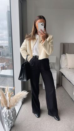 First Day Office Outfit, First Work Day Outfit, Wednesday Outfit Work, Work Experience Outfits Year 10, London Work Outfit, Business Casual Outfits Interview, Finance Outfits Women, First Day Work Outfit, Work Experience Outfits