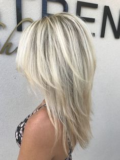 21 PERFECT HAIRSTYLES FOR WOMEN OVER 50 - valemoods Hair Levels, Blonde Wigs, Real Hair Wigs, Makeup Tricks, Hair Color And Cut, Long Layers, Medium Hair Cuts, Medium Length Hair Cuts, Great Hair