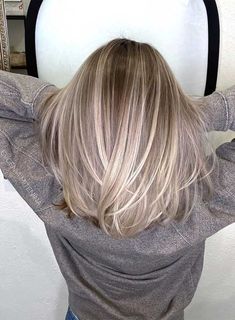 Best Hair Color, Hair Indian, Caramel Highlights, Blending Gray Hair, Ash Blonde Hair, Blonde Hair Looks, Blonde Hair With Highlights, Hair Color Highlights, Brown Blonde Hair