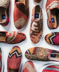 Sandal Rajut, Crochet Shoe, Trends Shoes, Shoes Formal, Men Shoes Formal, Kilim Bag, Best Shoes For Men, Shoes Design, Best Running Shoes