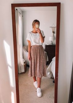 Teacher Casual Outfits Summer, Long White Skirt Outfit Ideas Modest, Church Clothes For Teens, Teacher Outfit Dress, Modest Womens Outfits, Long Skirt Outfits Teacher, Modest Sundress Outfit