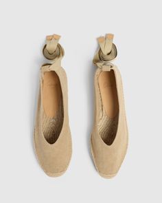 Gea ballerina style espadrille in washed organic cotton with removable straps and 4cm mini jute wedge. Slip-on Natural Espadrilles With Woven Sole, Woven Slip-on Espadrilles, Beige Slip-on Espadrilles With Textured Sole, Beige Woven Slip-on Espadrilles, Cotton Slip-on Espadrilles With Woven Sole, Vacation Accessories, Coat Shoes, Suit Shoes, Ballet Slippers