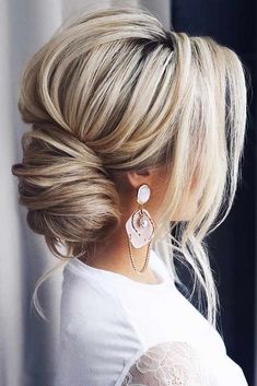 Boho Ideas, Homecoming Queen, Hairstyles Homecoming, Wedding Hair Inspiration, Great Hairstyles, Low Bun, Single Girl, Penteado Cabelo Curto